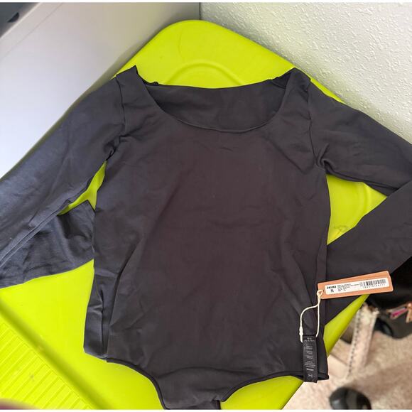 Skims Essentials Body Suit Long Sleeve Scoopneck Size L/XL - Picture 2 of 3
